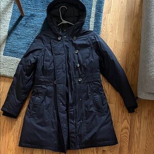 The North Face Women's Navy Hooded Puffer Coat